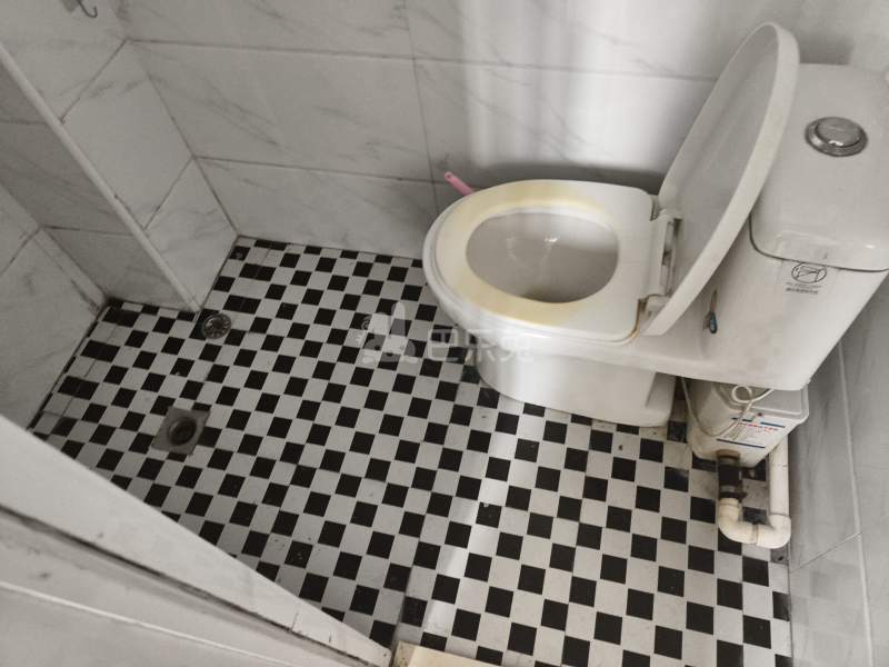 爱德佳苑三街坊2107653卫生间图5