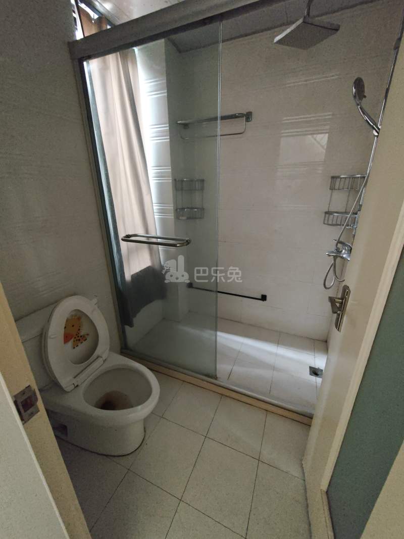 绿地布鲁斯小镇二期2164613卫生间图17