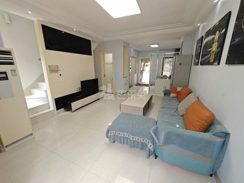 绿地布鲁斯小镇二期2164613客厅图7