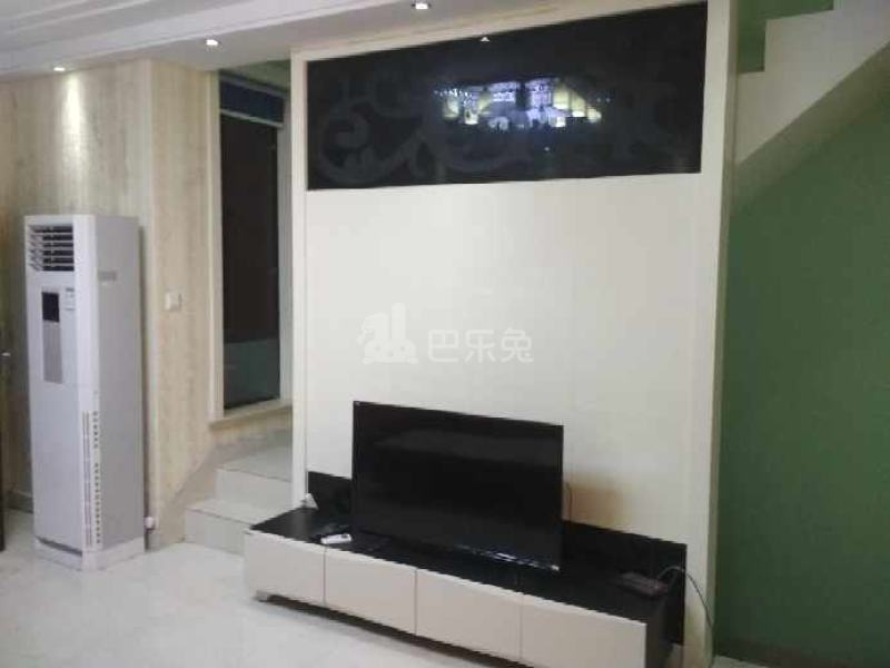 绿地布鲁斯小镇二期2164613客厅图8