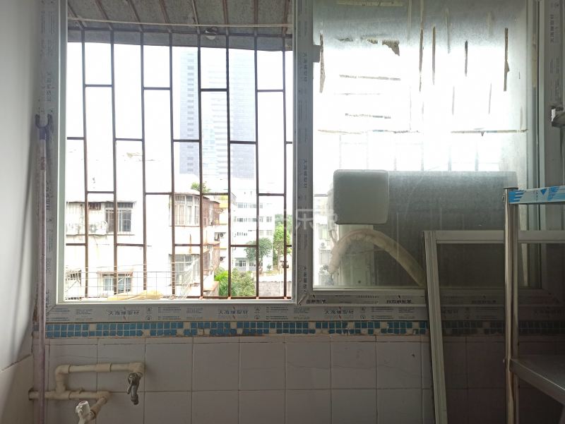 凯丽花园2218334卧室窗户图7