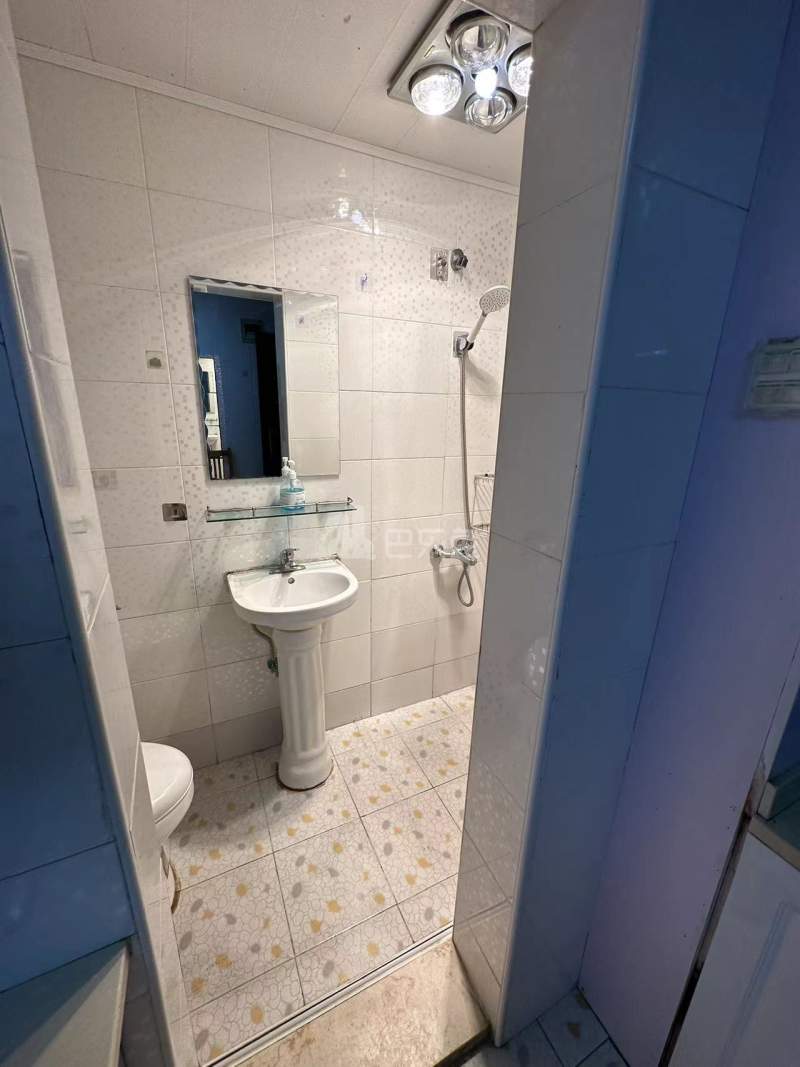 乳山五村2288385卫生间图12