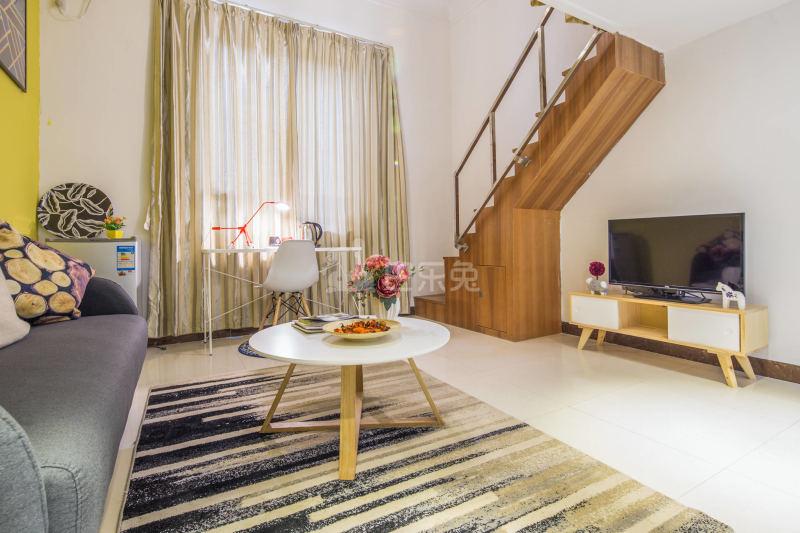 CD创意园公寓（中山三路店）2303600客厅图3