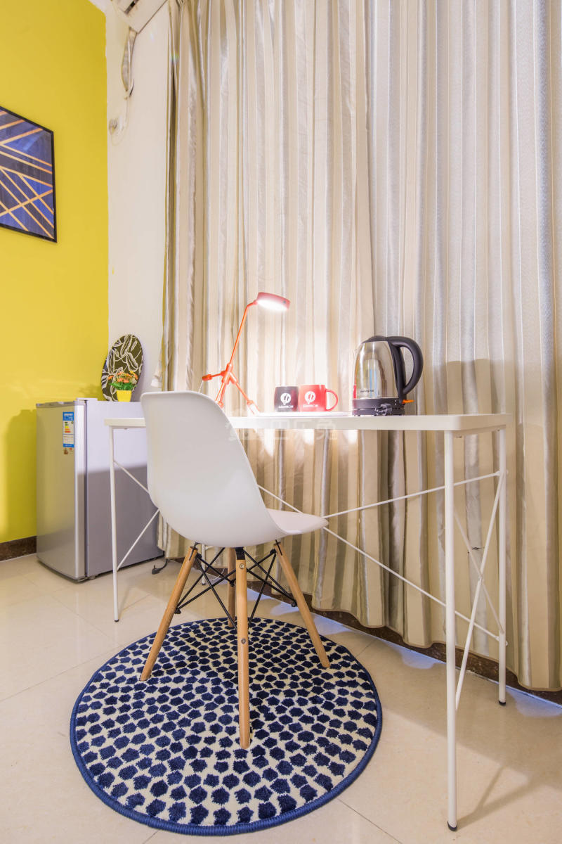 CD创意园公寓（中山三路店）2303600客厅图5