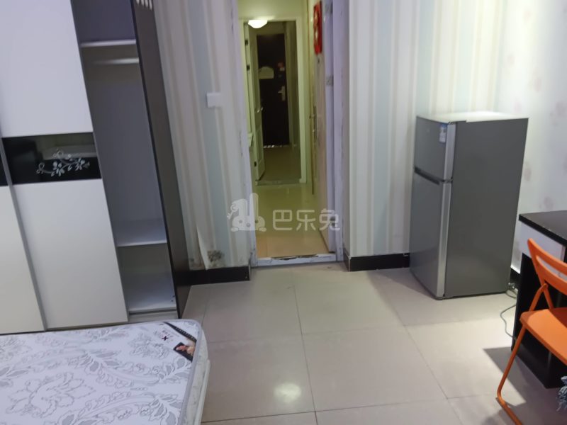 华绣路18弄小区2371628卧室图1