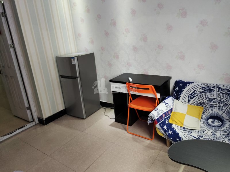 华绣路18弄小区2371628卧室图7