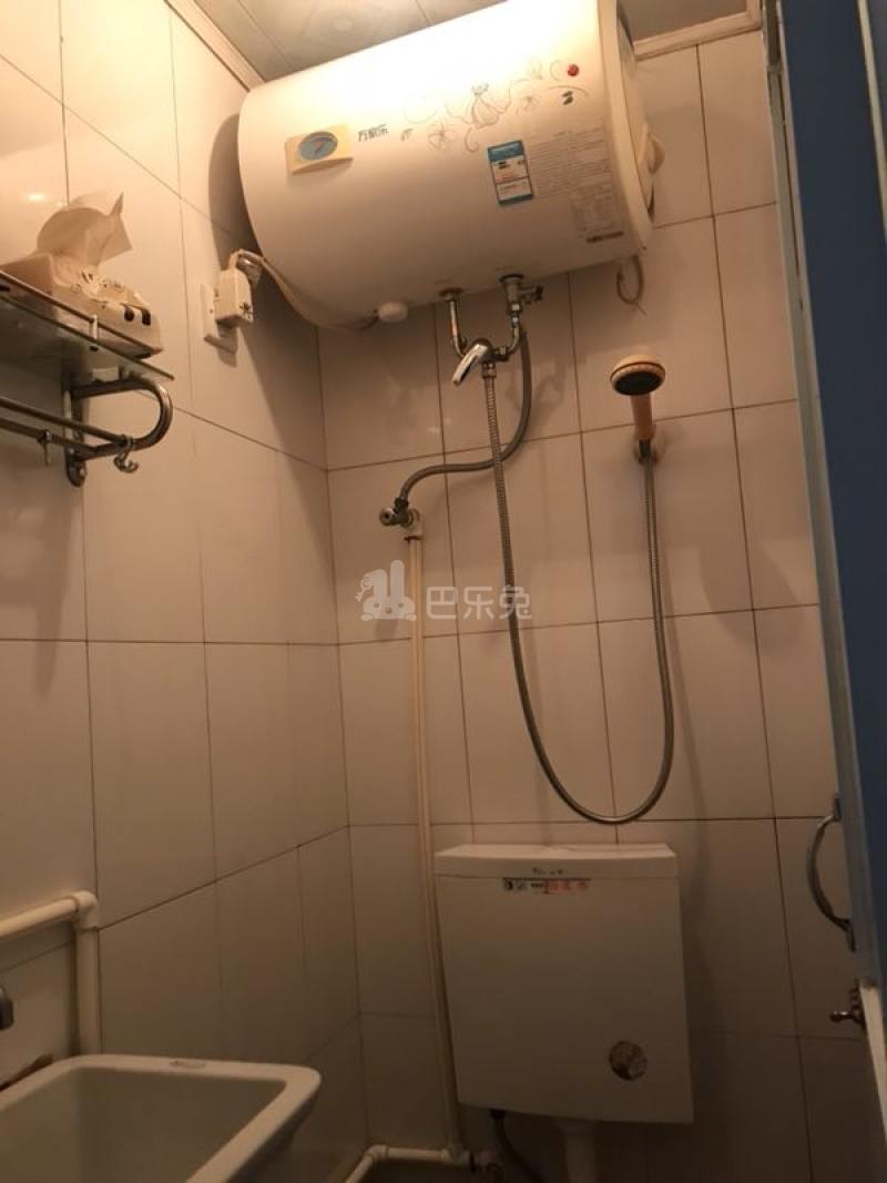 益乐公寓一店2401502卫生间图3