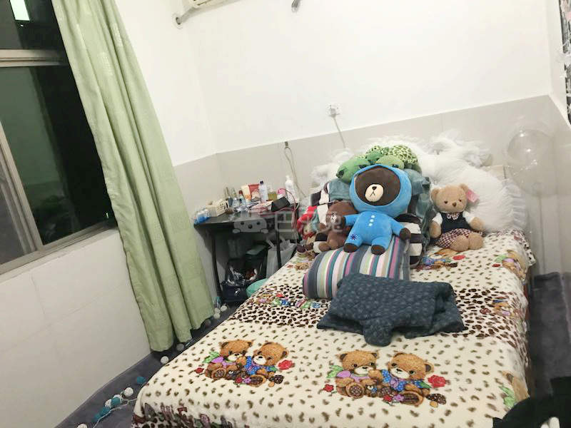 益乐公寓一店2401502卧室图2