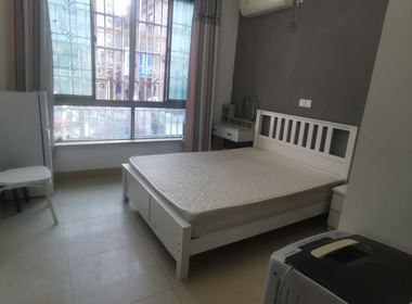 茵芳小区（九泾路680弄） 