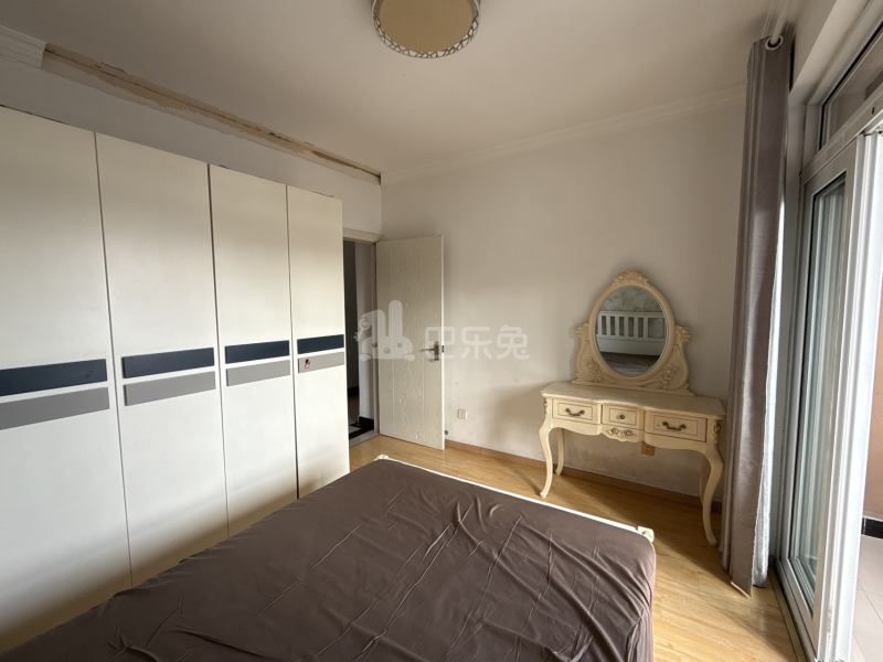 和家欣苑B区2446914卧室图2