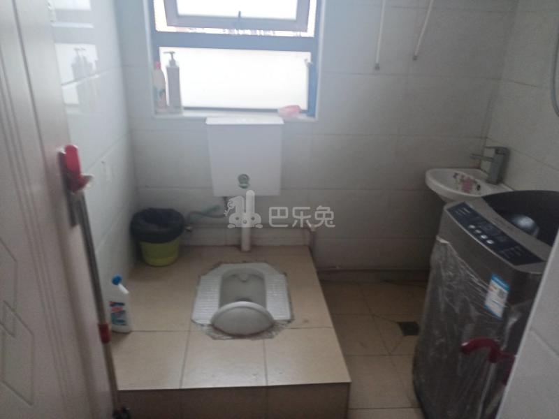 国伟新苑2473638卫生间图6