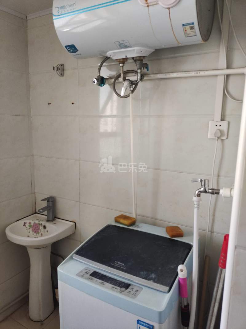 国伟新苑2473638卫生间图9