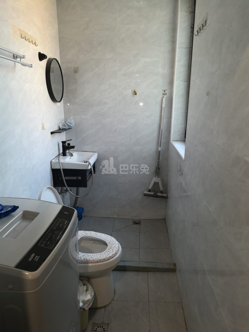 和欣国际花园2475361卫生间图4