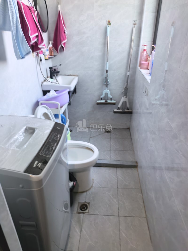 和欣国际花园2475361卫生间图5