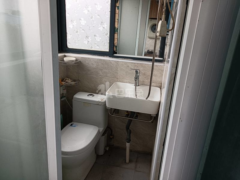 北平家园249084卫生间图2