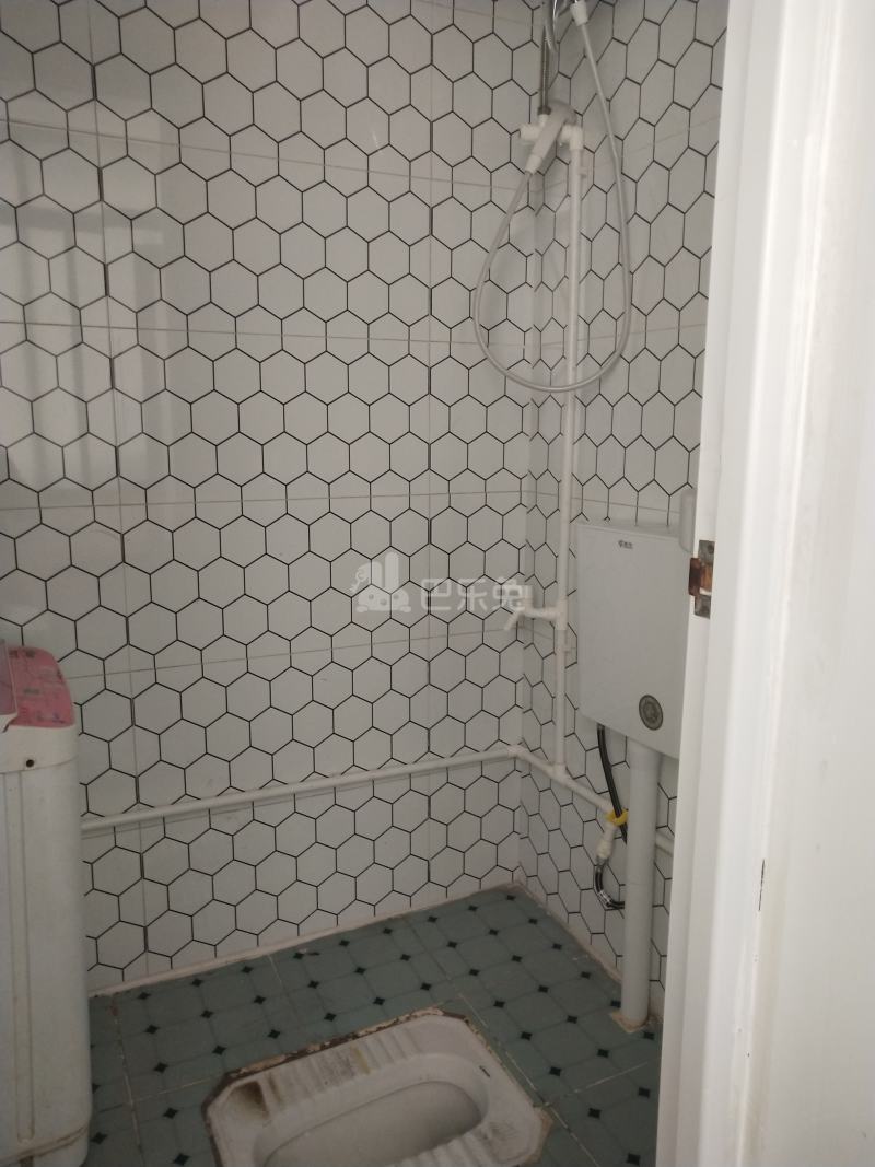 凯丽花园2560630卫生间图4