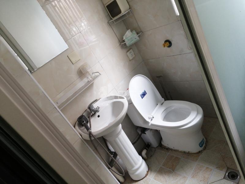 二联馨苑2625623卫生间图6