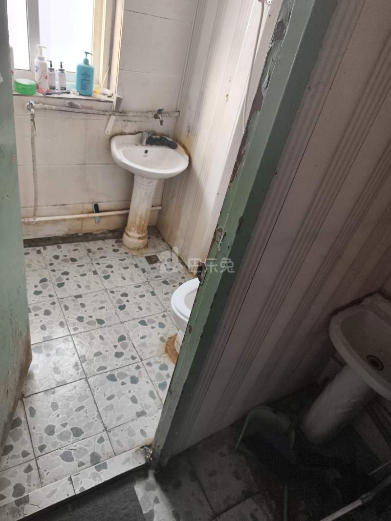 屹立家园842797卫生间图4