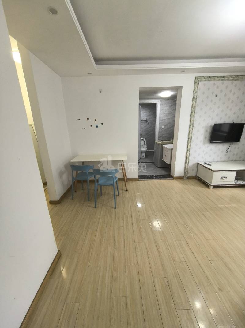 新凯城银杏苑2750624客厅图5