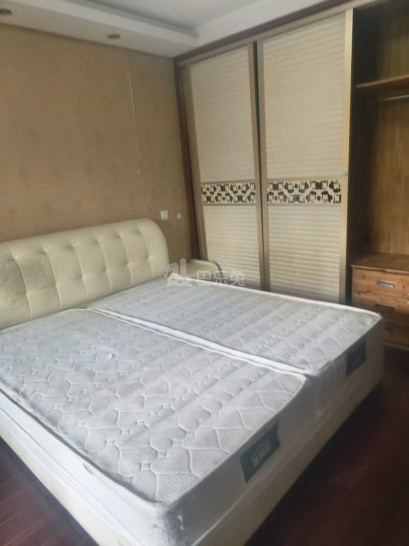 杰圣家苑2789702卧室图1