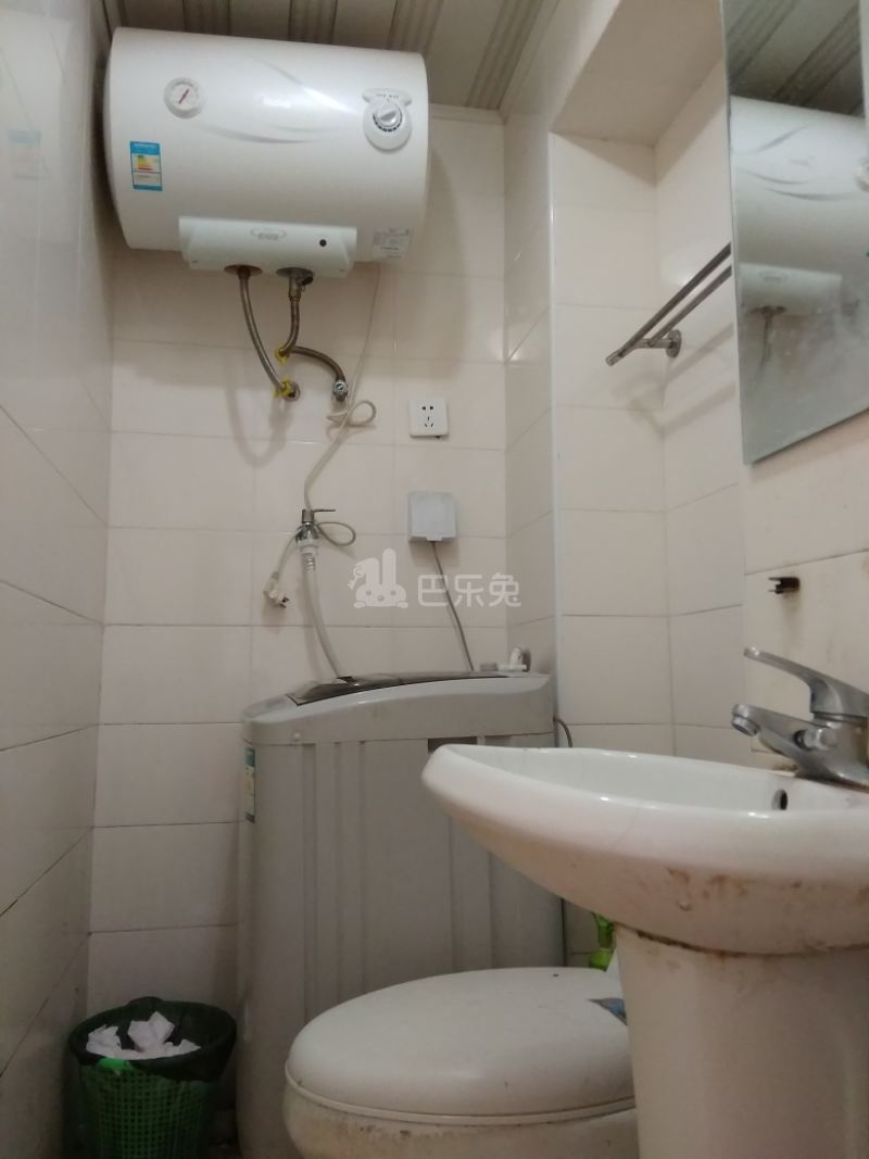 川杨新苑一期南区18473040卫生间图2