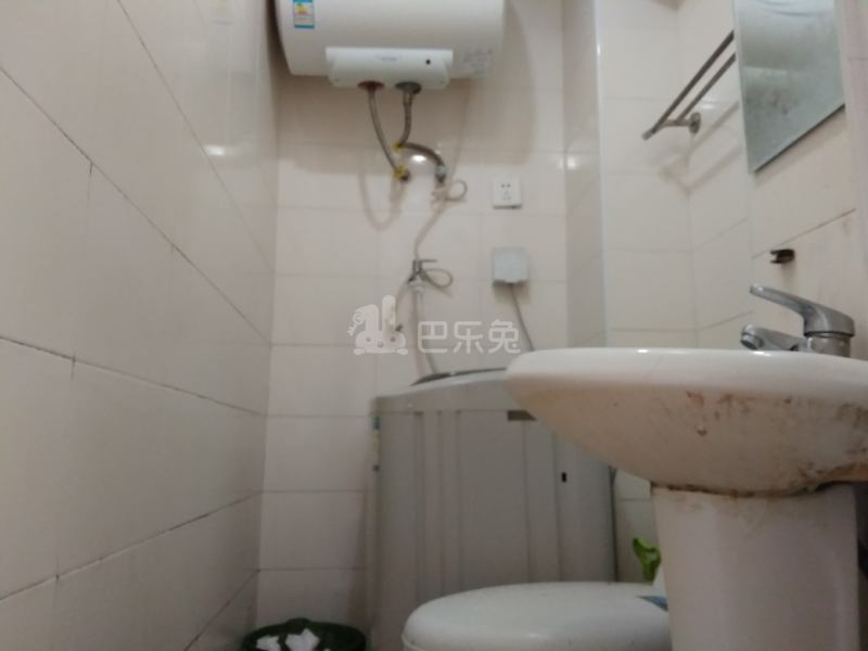 川杨新苑一期南区18473040卫生间图3