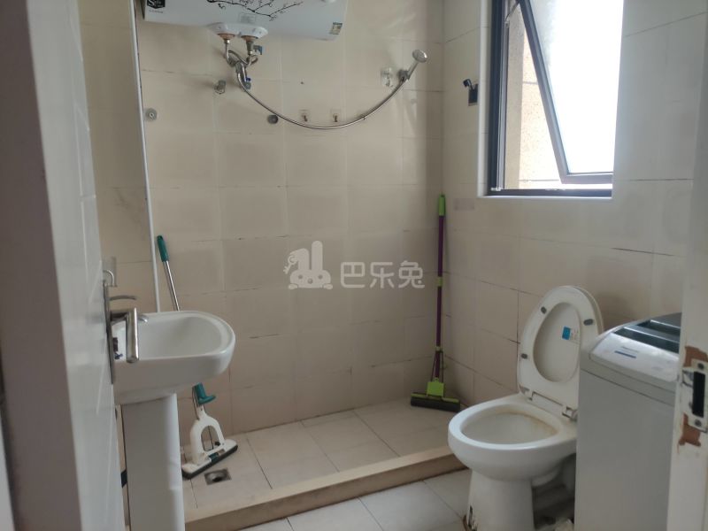 三花现代城金兰苑282752卫生间图8