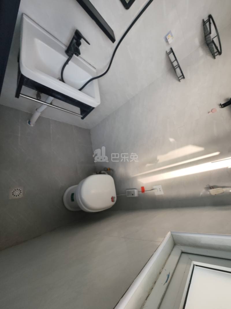 翔瑞新苑东区（鹤槎路182弄）2865491卫生间图5