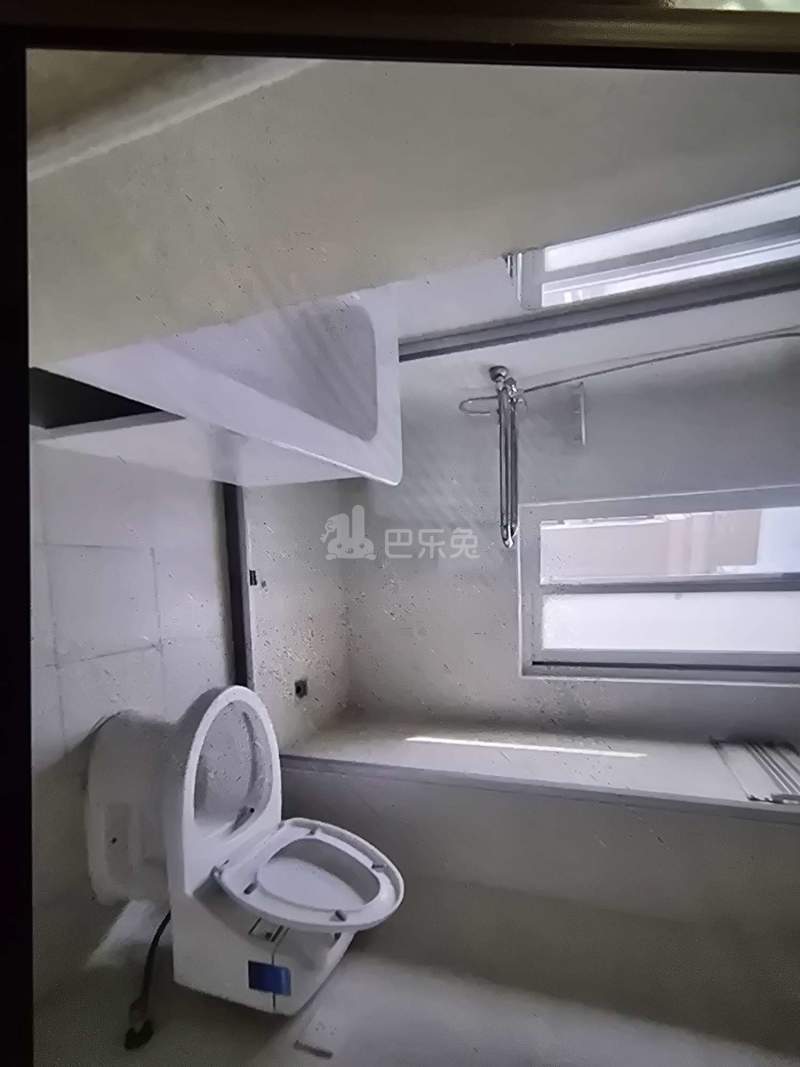 翔瑞新苑东区（鹤槎路182弄）2865529卫生间图11