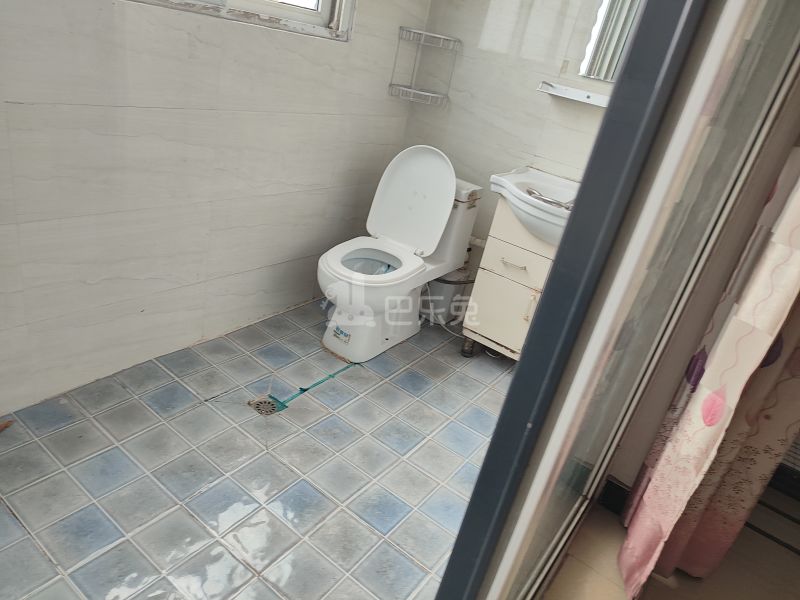 翔瑞新苑东区（鹤槎路182弄）2920967卫生间图9