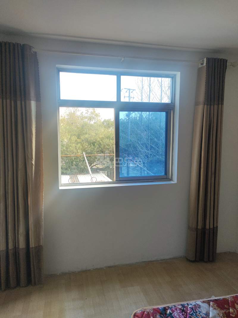 罗秀苑北区2959349卧室窗户图6