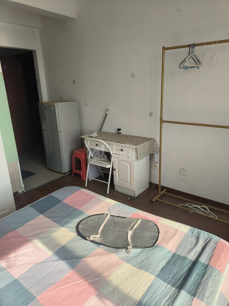 高潮新苑3012049卧室图2