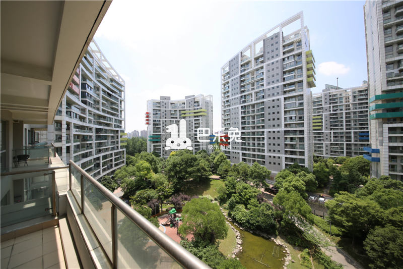 陆家嘴中央公寓