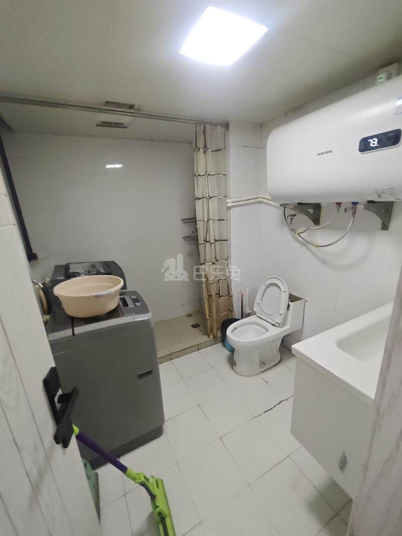 虹叶花苑3027706卫生间图14