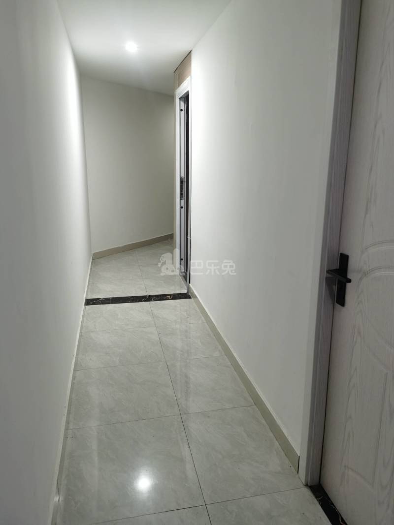 华苑大厦3041538客厅图5