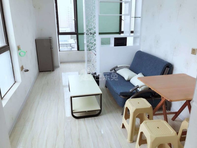 御馨城市公寓3045789客厅图1