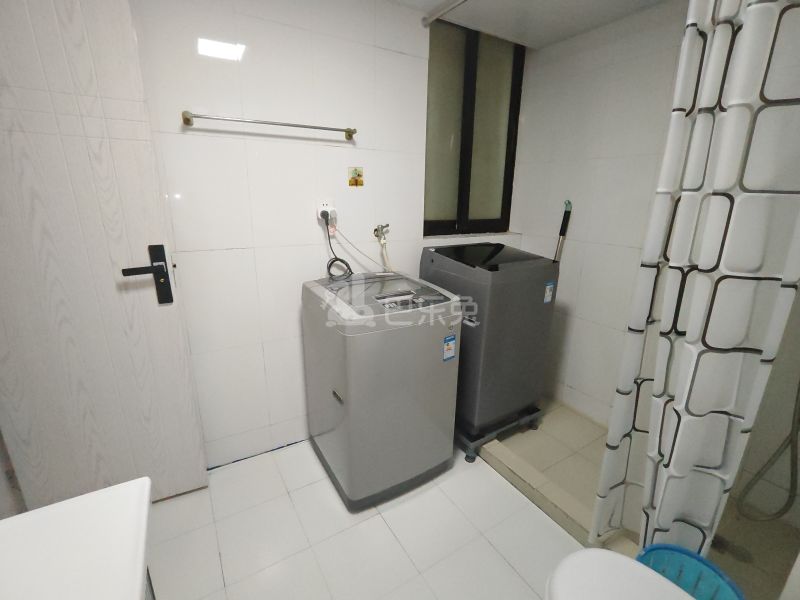 虹叶花苑3027706卫生间图18