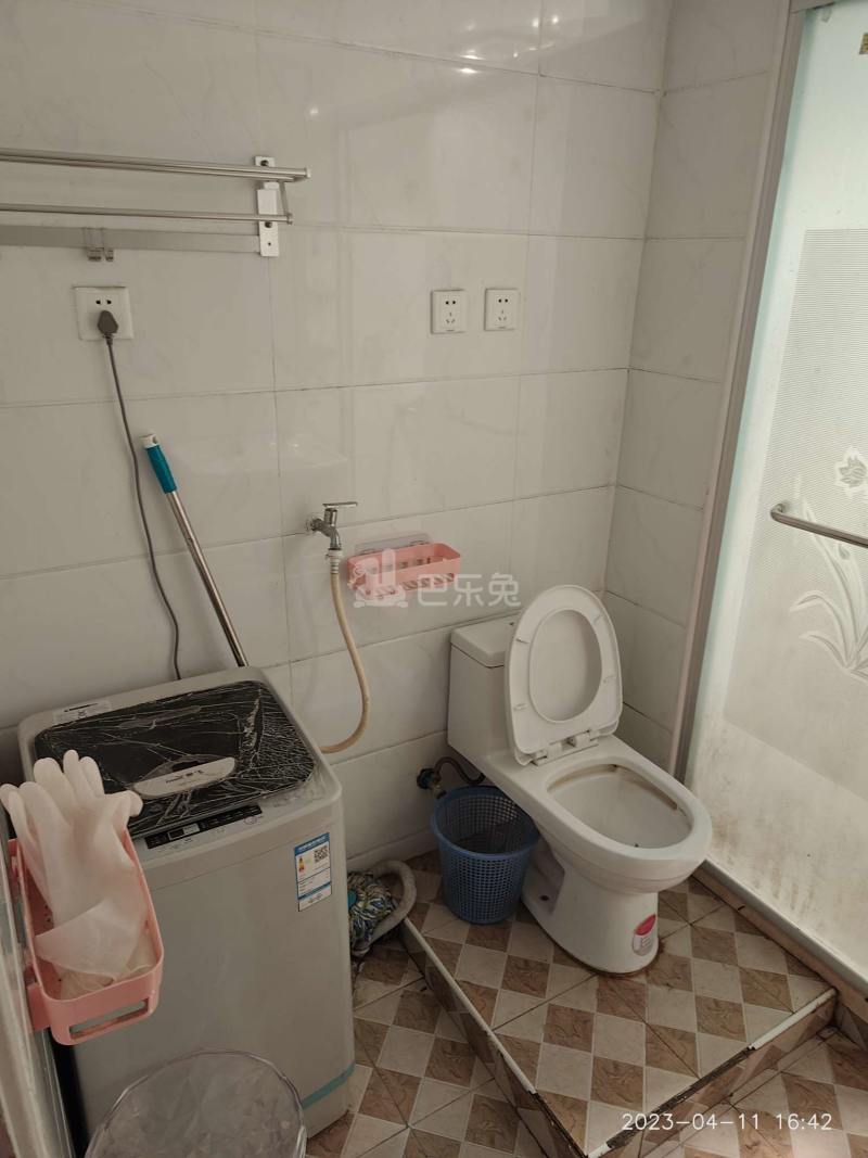 金东名苑东区3072469卫生间图7