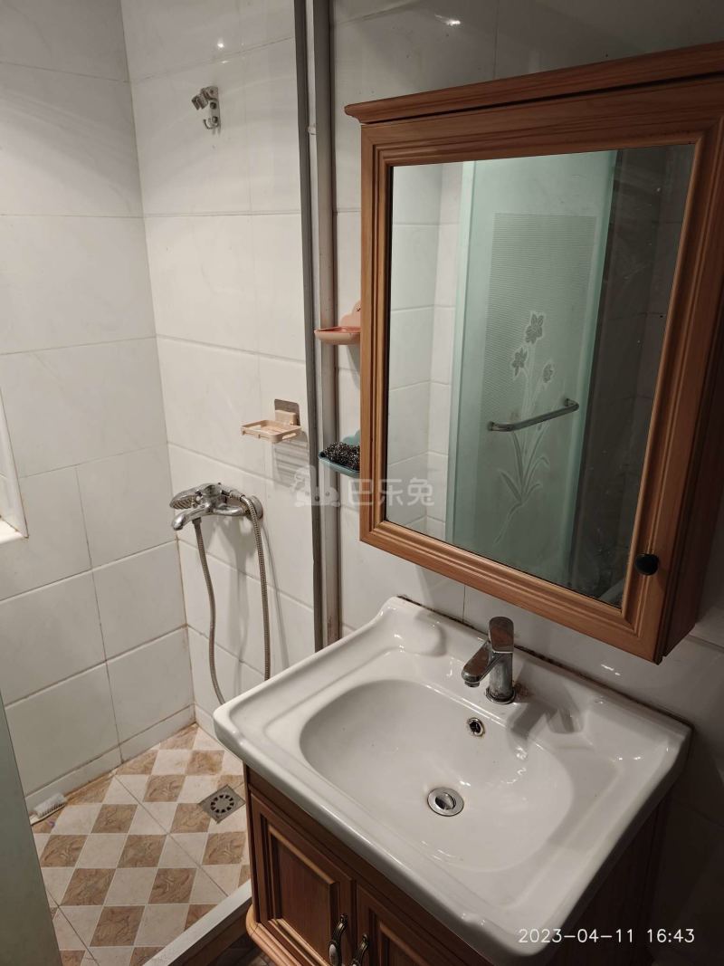 金东名苑东区3072469卫生间图9