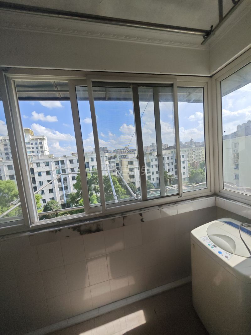 海桐小区3125577卧室窗户图35