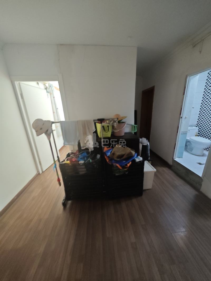 海桐小区3125577客厅图10