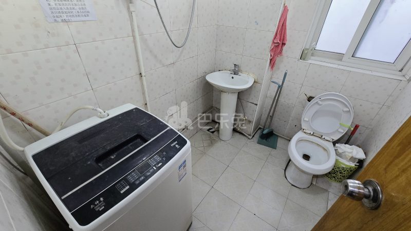 大宁龙盛雅苑3164174卫生间图4