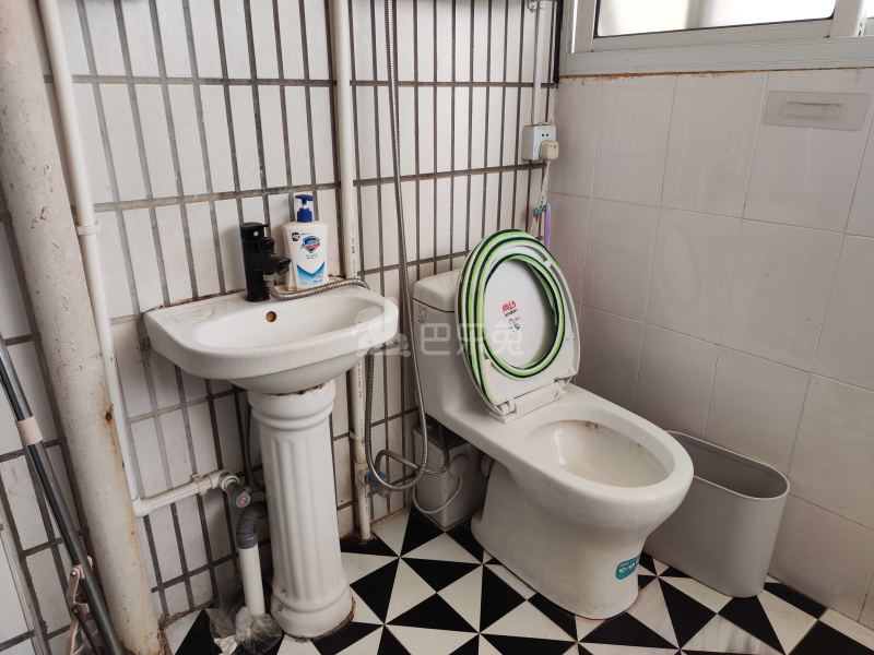 华苑大厦3262015卫生间图9