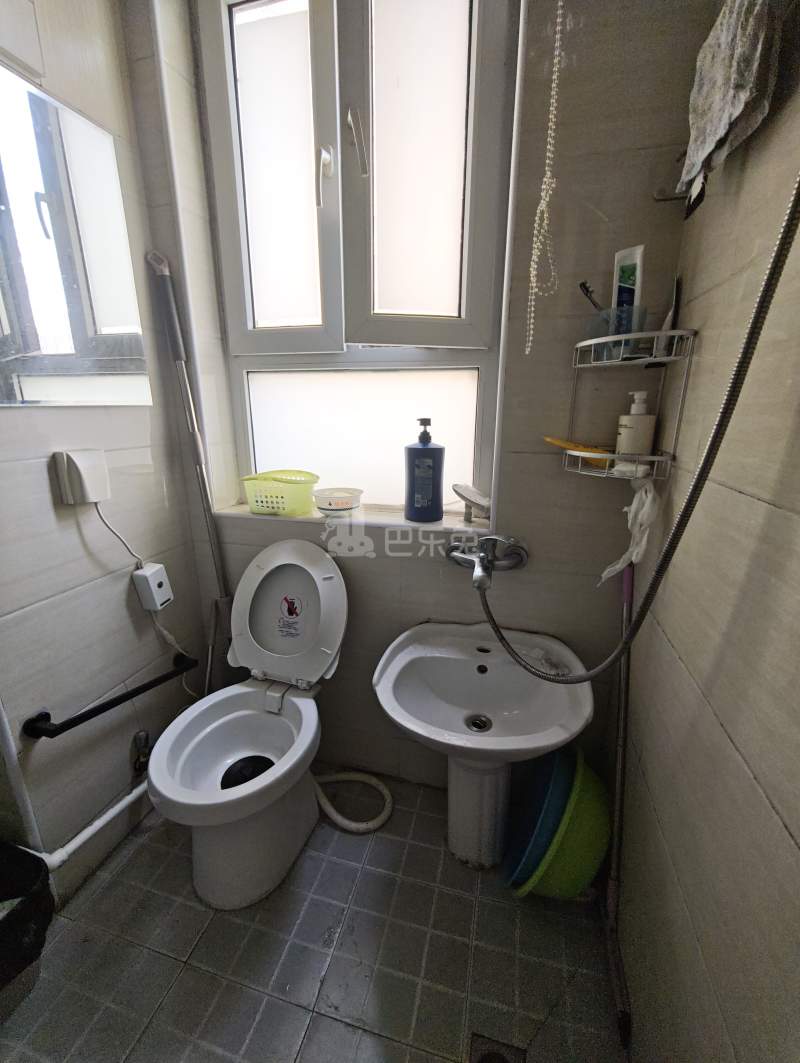 翔瑞新苑南区3319972卫生间图6