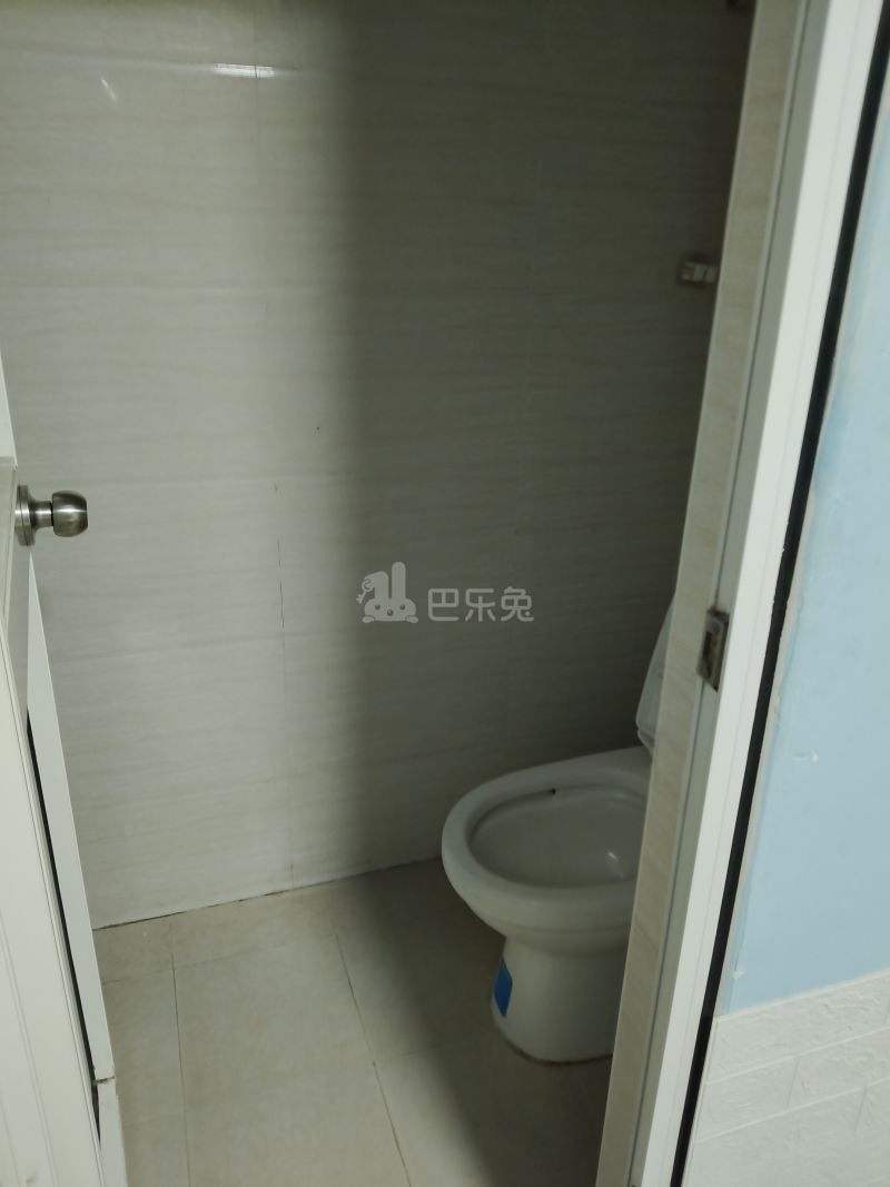 和欣国际花园3355984卫生间图7