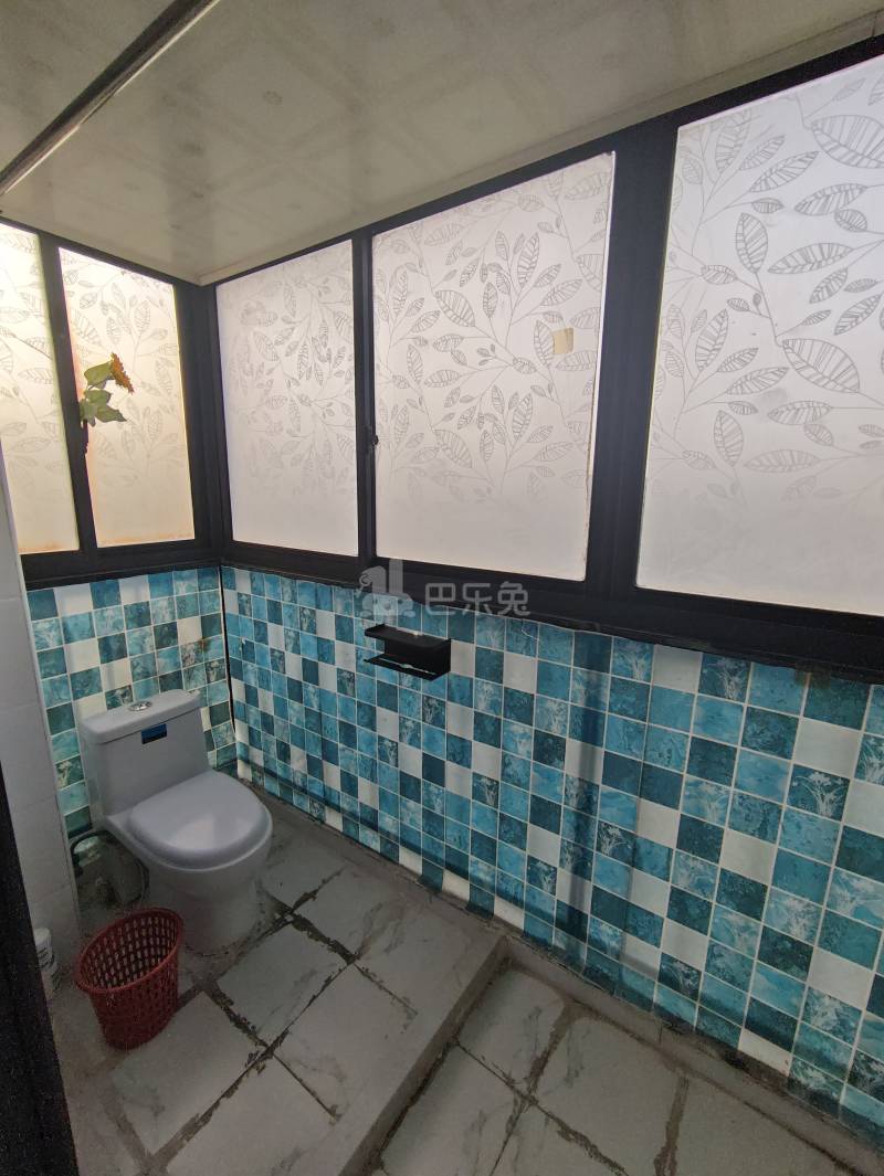 两湾新苑3416719卫生间图5