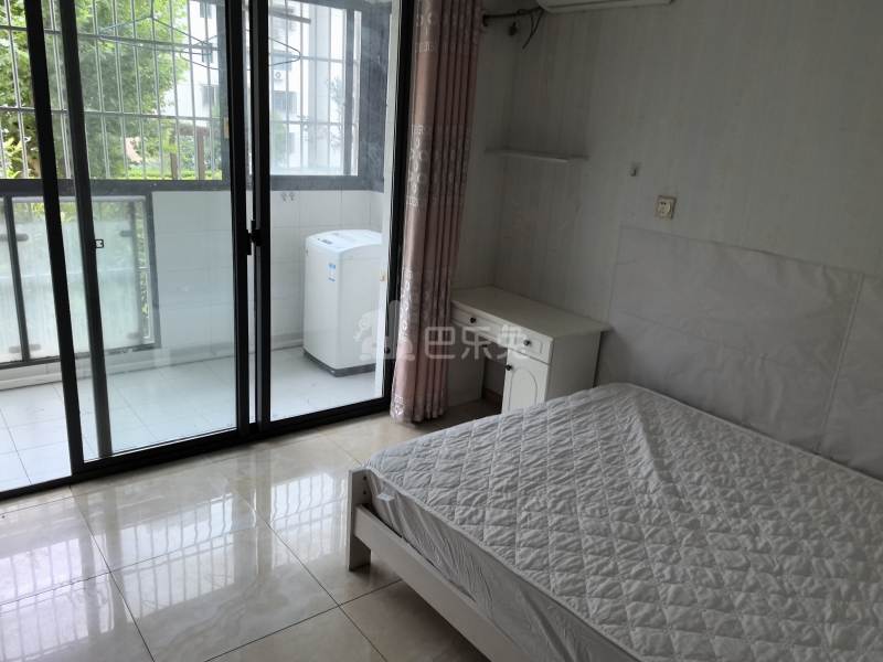 华泾绿苑3435033卧室图2