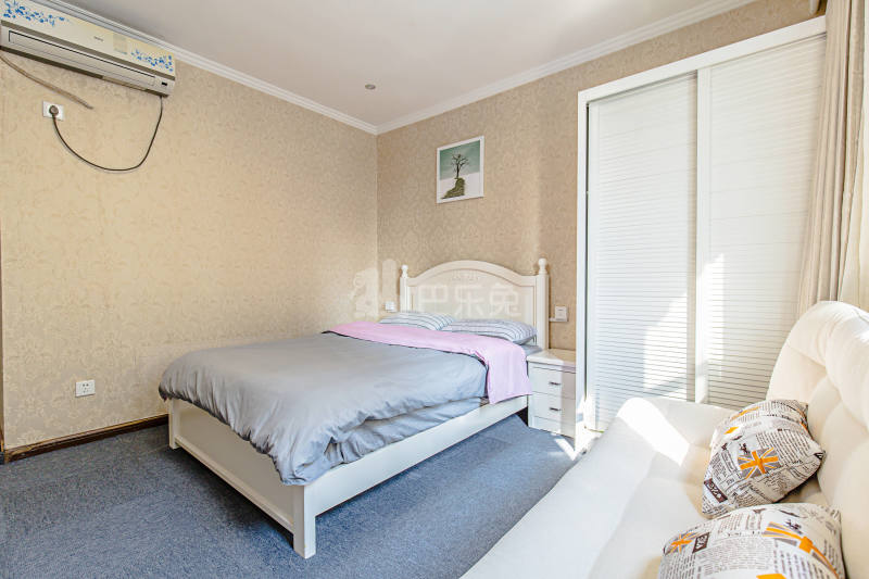 聚贤公寓（武林广场店）3606535卧室图2