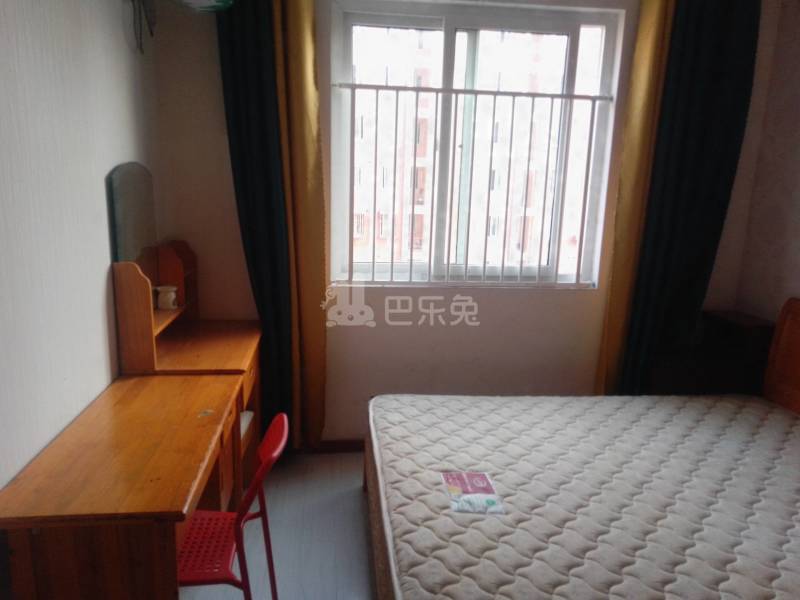 鹤沙航城瑞馨苑3617448卧室窗户图8