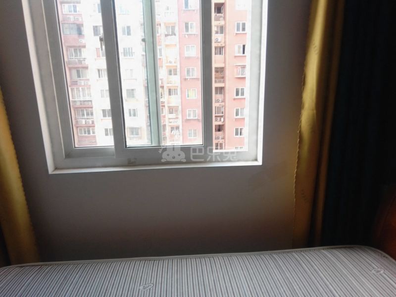 鹤沙航城瑞馨苑3617448卧室窗户图7